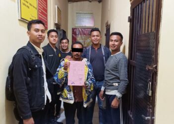 JMU saat menyerahkan diri di Polres Dairi, Rabu (21/6).