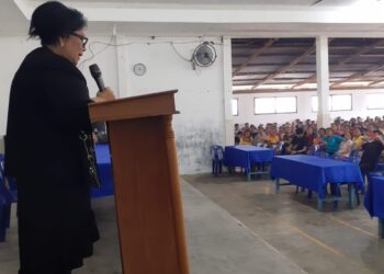 Fatimah Hutabarat saat paparkan prosedur pencairan ganti rugi pelebaran jalan Tarutung - Sibolga, Senin (26/6).