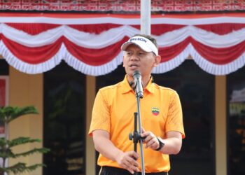 Kapolres Dairi, AKBP Wahyu saat olahraga bersama TNI - Polri dan Pemerintahan Kabupaten Dairi, Selasa (27/6).