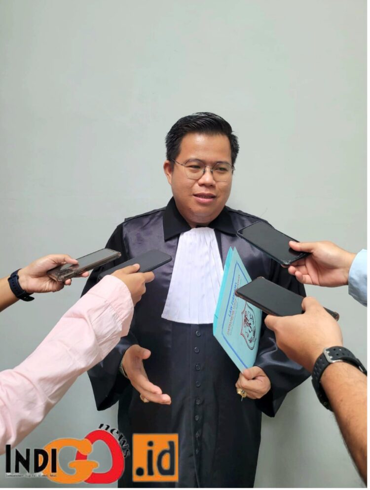 Kuasa Hukum para tergugat, Darmawan Yusuf SH, SE, M.Pd, MH, CTLA, Med saat diwawancarai, Senin (3/7).