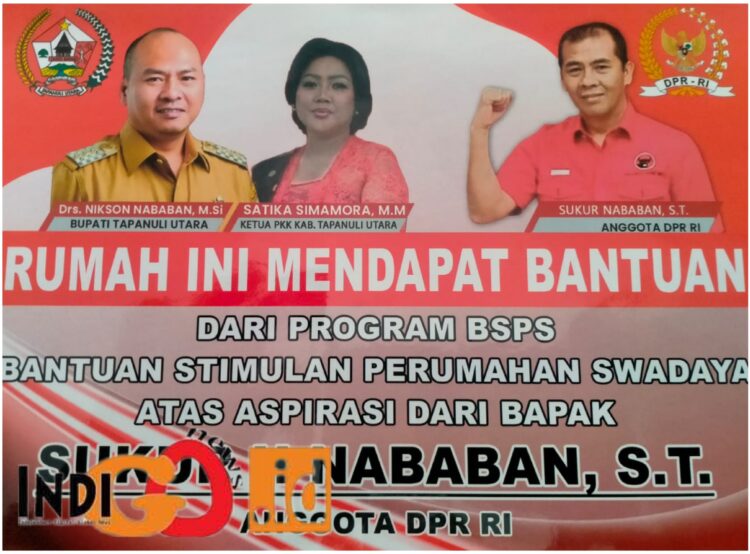 Kartu rumah penerima bantuan dari aspirasi Sukur Nababan ST, Selasa (4/7).