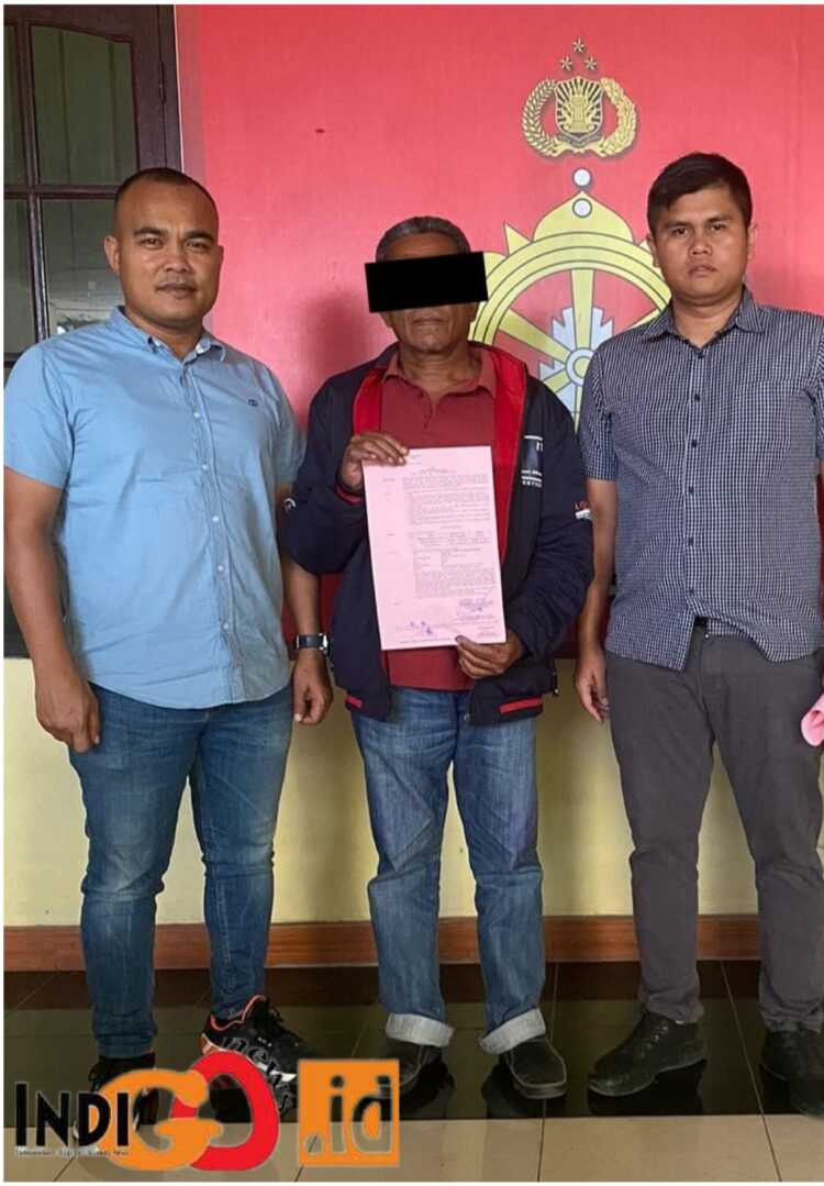 Kepala Desa Lau Tawar, BSS saat ditetapkan dan ditahan di Polres Dairi, Kamis (6/7).