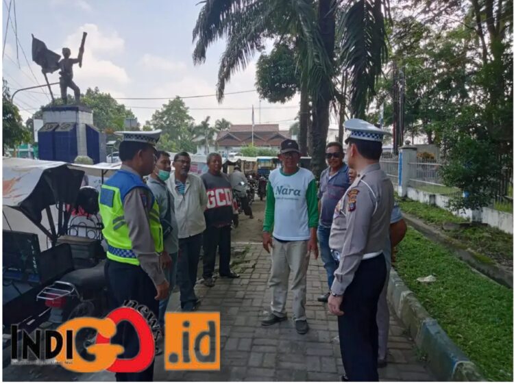Kanit Kamsel Sat Lantas Polresta Deliserdang, IPTU. Nasrul SH saat sosialisasi, Sabtu (8/7).