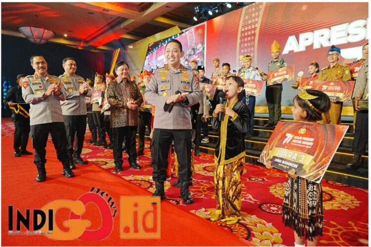 Kapolri, Jendral Sigit saat hadiri acara Awarding Day Apresiasi Kreasi 77 Polri, Rabu (12/7).