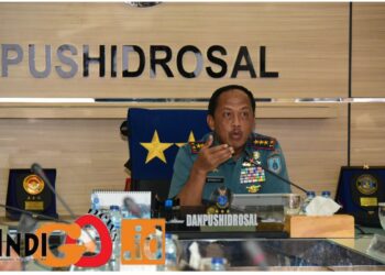 Danpushidrosal, Laksamana Madya TNI Nurhidayat saat buka rapat rencana pemanfaatan fitur bawah laut Indonesia, Senin (17/7).