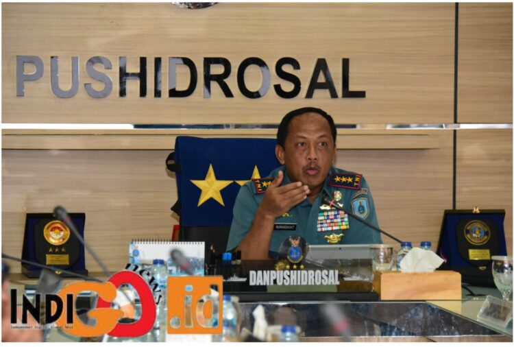 Danpushidrosal, Laksamana Madya TNI Nurhidayat saat buka rapat rencana pemanfaatan fitur bawah laut Indonesia, Senin (17/7).