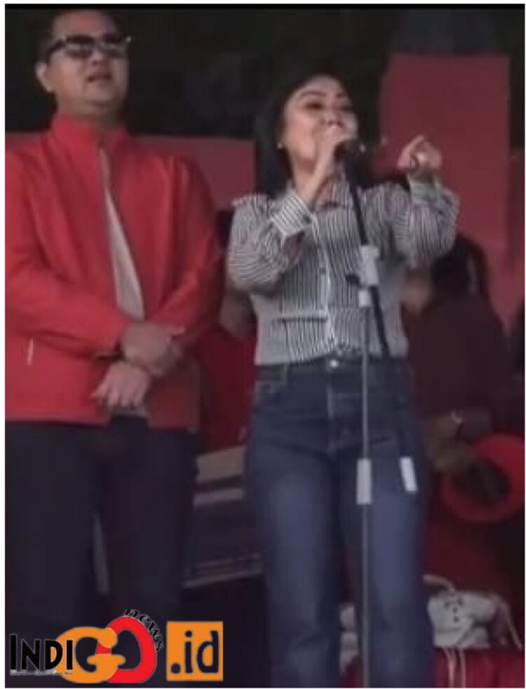 Ketua TP PKK dan juga Bunda PAUD Taput, Satika Simamora saat menyampaikan pernyataan yang menjadi pro kontra, Minggu (16/7).