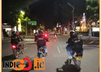 Tim Perintis Polrestabes Medan saat patroli siang - malam, Senin (31/7).