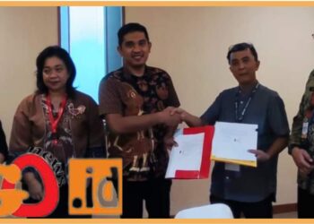 Ditjen HAM saat tanda tangani pembelian laptop produk dalam negeri, Jumat (4/8).