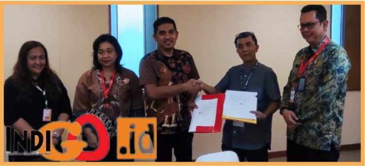 Ditjen HAM saat tanda tangani pembelian laptop produk dalam negeri, Jumat (4/8).