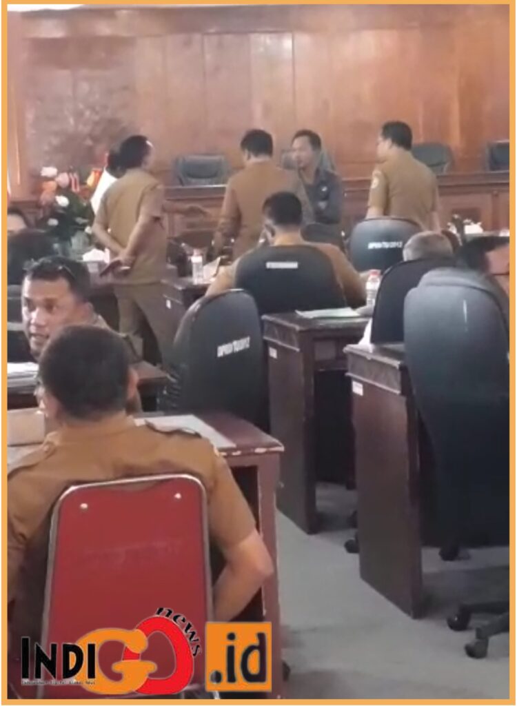 Rapat Banggar TA 2024 Kabupaten Taput yang berbuntug skors 30 Menit, Selasa (8/8).