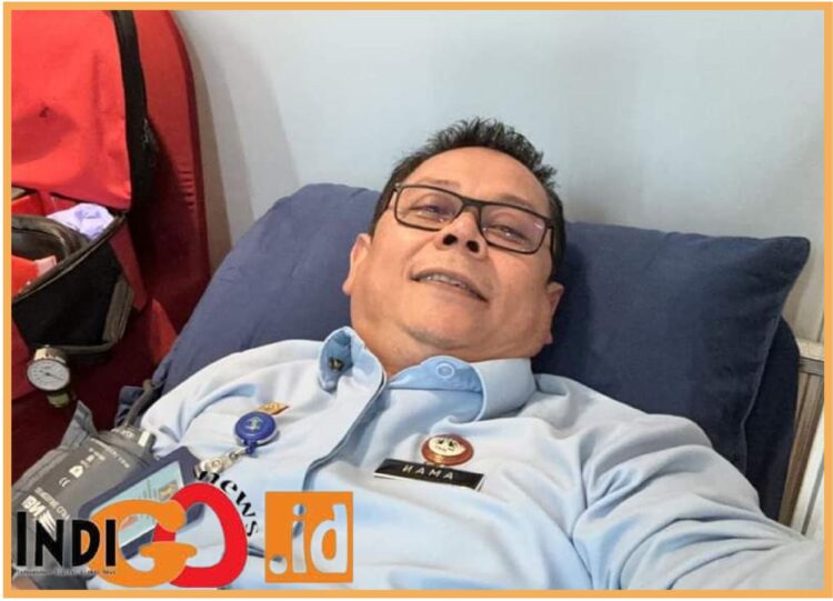 Direktur Jenderal HAM, Dr. Dhahana Putra saat donor datah, Selasa (8/8).