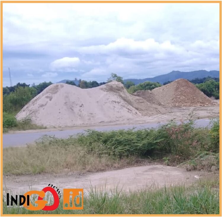 Timbunan Sedimen Pasir yang diduga dari tambang illegal dari Kabupaten Tapanuli Utara, Senin (14/8).