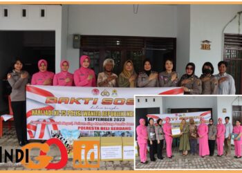 Personil Polwan dan pengurus Bhayangkari Polresta Deliserdang saat sambangi rumah Purnawirawan anggota Polwan, Selasa (15/8).