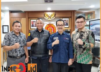 Kapuspen Kejagung RI, Ketut Sumedana bersama Ketua Umum Serikat Pers Republik Indonesia Hence Mandagi, Pimred Biskom & Ketua Dewan Pengarah LSP Pers Indonesia Soegiharto Santoso, pengacara Vincent Suriadinata dan wartawan Guetilang.com Juanda, Rabu (16/8).