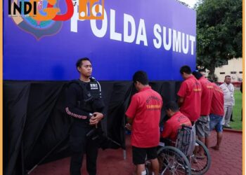 5 tersangka perampok spesialis ATM Bank antar Provinsi saat dibekuk Polda Sumut, Rabu (23/8).