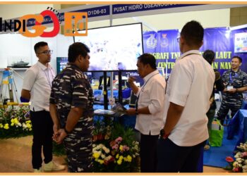 Personel Pushidrosal saat ikuti pameran internasional Inamarine, Rabu (23/8).