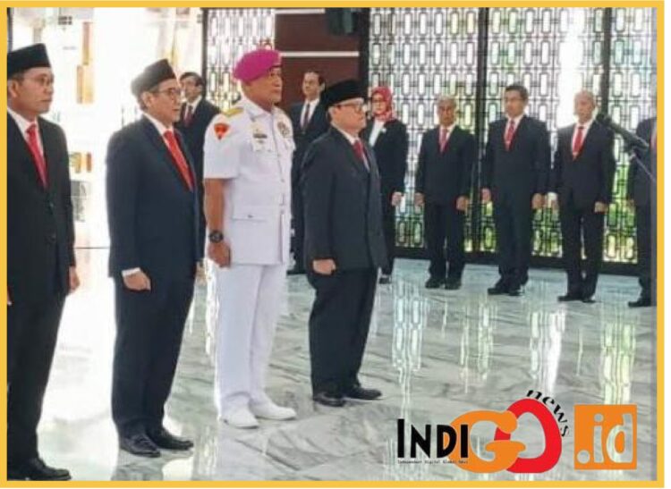 Menteri ESDM, Arifin Tasrif saat lantik Inspektur Jenderal (Irjen) Kementerian ESDM, Letjen. TNI.(Mar) (Purn) Bambang Suswantono sebagai Pelaksana Tugas Sementara (Plt) Dirjen Minerba, Jumat (1/9).