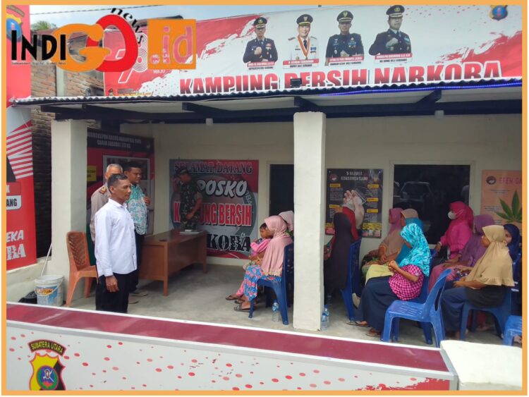 Wakil Direktur Reserse Narkoba Polda Sumatera Utara, AKBP. Famudin SIK, MH beserta Tim saat hadiri giat penilaian Kampung Bebas Narkoba di Desa Sekip, Kecamatan Lubuk Pakam, Kabupaten Deliserdang, Sabtu (16/9).