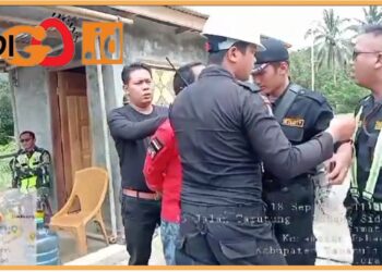 Security PT. Nusantara Hidrotama dan PT. Hsrazaki Ananta halangi aktivis dan masyarakat, Jumat (22/9).