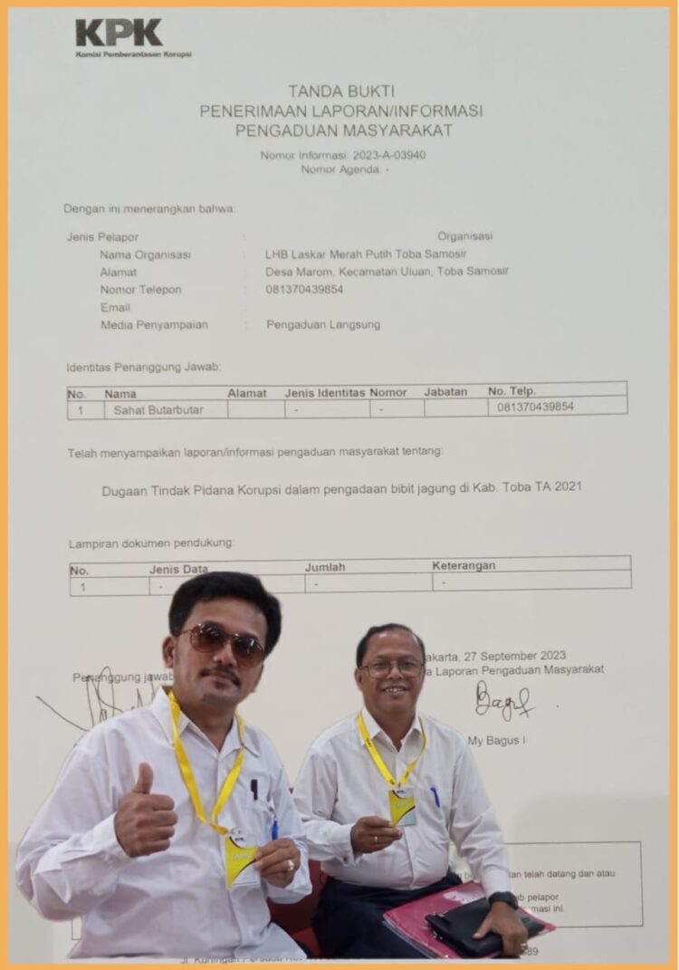 Sahat Butarbutar bersama Kuasa Hukumnya Jujung Sitorus saat menunggu Pemeriksaan di Gedung Merah Putih KPK, Rabu (27/9).