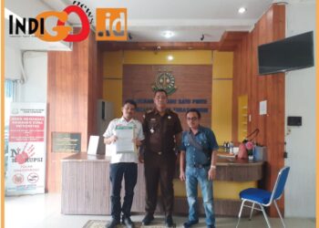 Djonggu Napitupulu bersama Korwil II Sumut _Tapanuli Raya saat berada di Kejari Toba, Rabu (27/9).