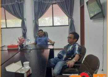 Direktur Eksekutif IP2 Baja Nusantara, Djonggi Napitupulu saat memberikan keterangannya di kantornya, Selasa (17/10). 