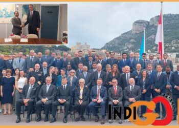 Danpushidrosal Laksamana Madya TNI Nurhidayat dan UK National Hydrographer Rear Admiral Angus Essenhigh saat tandatangan perpanjangan kerja sama, Rabu (18/10).