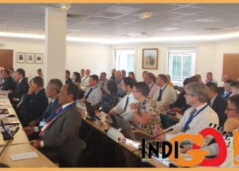 Danpushidrosal, Laksamana Madya TNI Nurhidayat didampingi Kasubdis Peta Navlek Letkol Laut (KH) Mohammad Qisthi Amarona serta Kapten Laut (E) Lalu Kurnia Darmawan pertemuan IHO ke- 7, Rabu (18/10).