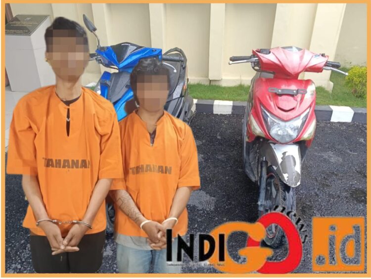 Kedua tersangka sindikat curanmor saat diamankan di PolresTaput, Kamis (26/10).