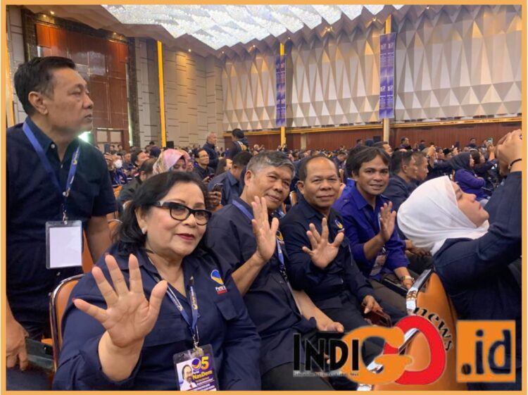 Ketua DPD Partai Nasdem Kabupaten Tapanuli Utara yang juga Wakil Ketua DPRD Taput, Fatimah Hutabarat bersama anggota DPRD Taput dari Partai Nasdem Parel Nababan, Mauliate Sitompul dan Maradonna Simanjuntak saat mengikuti bimtek, Minggu (12/11).