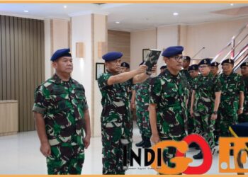 Danpushidrosal, Laksamana Madya TNI Nurhidayat saat pimpin serah terima jabatan Wadanpushidrosal bertempat di Anjungan Pushidrosal, Ancol Timur Jakarta Utara, Jumat (17/11).