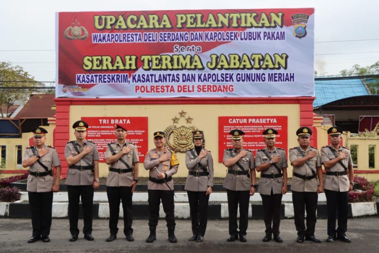 Pelantikan dan sertijab jajaran Polresta Deliserdang, Senin (10/1).