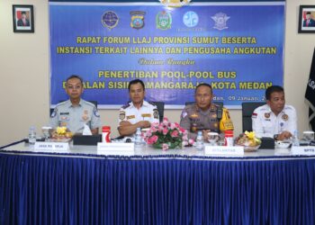 Direktur Lalu Lintas Polda Sumut Kombes. Pol. Muji Ediyanto saat rapat bersama pengoptimalan terminal Amplas Medan, Rabu (10/1).