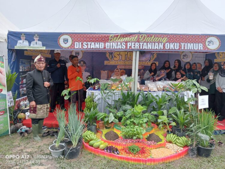 Stand Dinas Pertanian OKU Timur pada HUT Kabupaten OKU Timur ke- 20, Rabu (17/1).