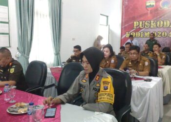 AKBP. Juliani, Wakapokresta Deliserdang saat mengikuti komsos di Makodim DS, Senin (22/1).