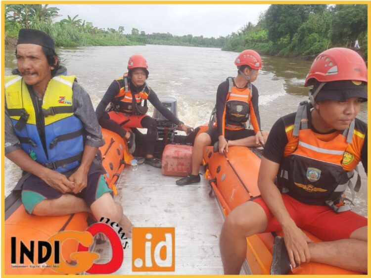 Tim Basarnas saat melakukan pencairan korban Said, Minggu (28/1).