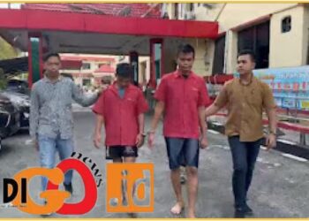 2 dari 8 anggota geng motor saat diamankan di Polres Langkat, Selasa (30/1).