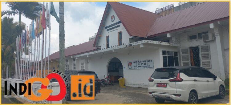 Kantor KPU Kota Pematangsiantar dijalan Tarutung yang terlihat sepi, Jumat (23/2).