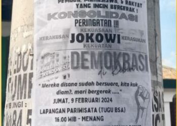 Poster yang ditempel di tiang PLN seputaran Taman Bunga Kota Pematangsiantar, Kamis (8/2).