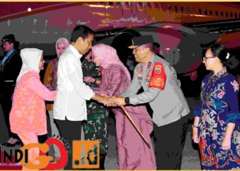 Kapolda Sumut saat sambut kedatangan Presiden RI, Jokowi di Bandara Kualanamu, Selasa (6/2).