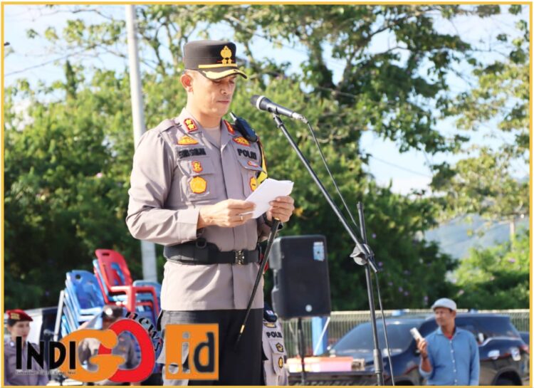 Kapolres Tapanuli Utara, AKBP. Ernis Sitinjak SH, SIK saat pimpin apel gelar pengamanan Pemilu, Selasa (13/2).