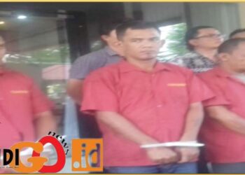 Tiga kaki tangan Oyok saat diamankan Polda Sumut, Jumat (16/2).