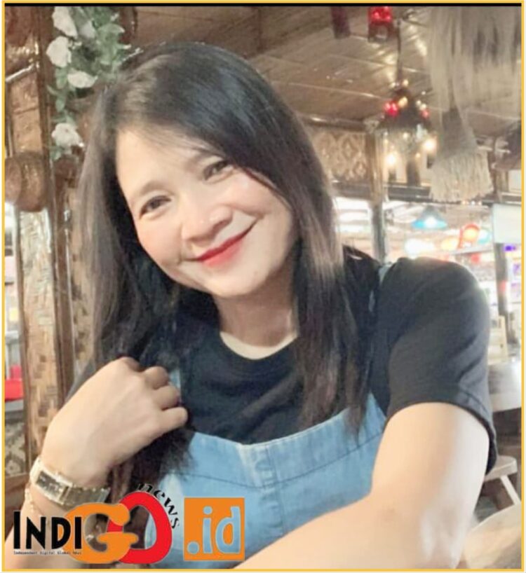 Yuliana, owner cafe Nusi Amor - Nusa Agung, Kecamatan Belitang 3, Kabupaten OKU Timur, Kamis (22/2).