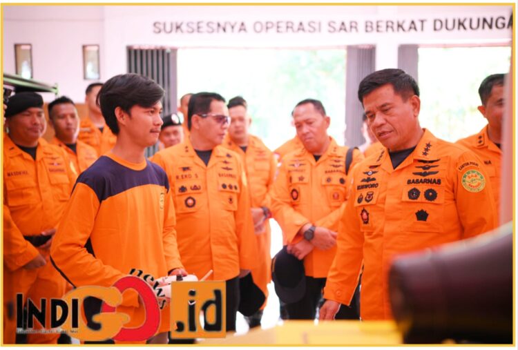 Kepala Badan Nasional Pencarian dan Pertolongan RI, Marsekal Madya TNI Kusworo SE, MM saat kunker di Basarnas Palembang, Senin (4/3).