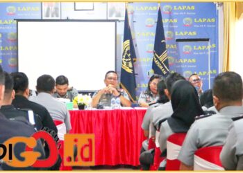Kalapas Klas IIA Pematangsiantar, Kalapas, M. Pithra Jaya Saragih saat pimpin rapat, Senin (4/3).