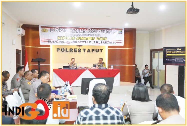 Kabid Humas Polda Sumut, Kombes. Pol. Hadi saat konferensi pers terkait perbuatan mesum mirip Sekda Taput di Mapolres Taput, Selasa (14/5).