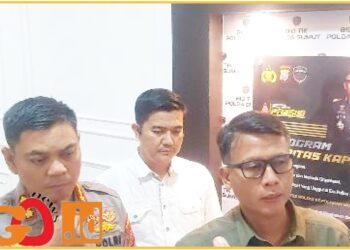 Direktur Direktorat Reserse Kriminal Umum Polda Sumut, Kombes Pol. Sumaryono didampingi Kasubdit III Jatanras Polda Sumut, Kompol. Bayu Putra Samara, Senin (20/5).