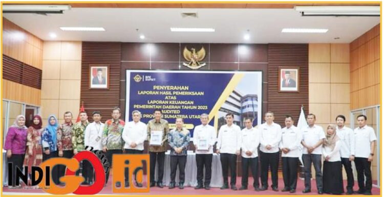 Ketua BPK RI Wilayah Sumatera Utara, Eydu Oktain Panjaitan SE, MM, Ak, CA, CSFA bersama Pj Bupati Deliserdang, Ir. Wiriya Alrahman MM dan Pejabat Pemkab Deliserdang saat di Kantor BPK RI Wilayah Sumatera Utara, Rabu (22/5).