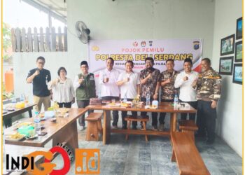 Dir Intelkam Polda Sumut, Kombes. Pol. Dwi Indra Maulana SIK bersama Kasubdit Politik Dit Intelkam Polda Sumut AKBP. Ahyan S.Sos, MM, Kabag Ops Polresta Deliserdang Kompol. JM Napitupulu SH, MH, Kasat Intelkam Polresta Deliserdang Kompol. Syahrial Efendi SH, MAP, Komisioner KPU Deliserdang Erdinata, Ketua Bawaslu Deliserdang Febryandi Ginting serta tokoh masyarakat dan tokoh pemuda, Rabu (22/5).